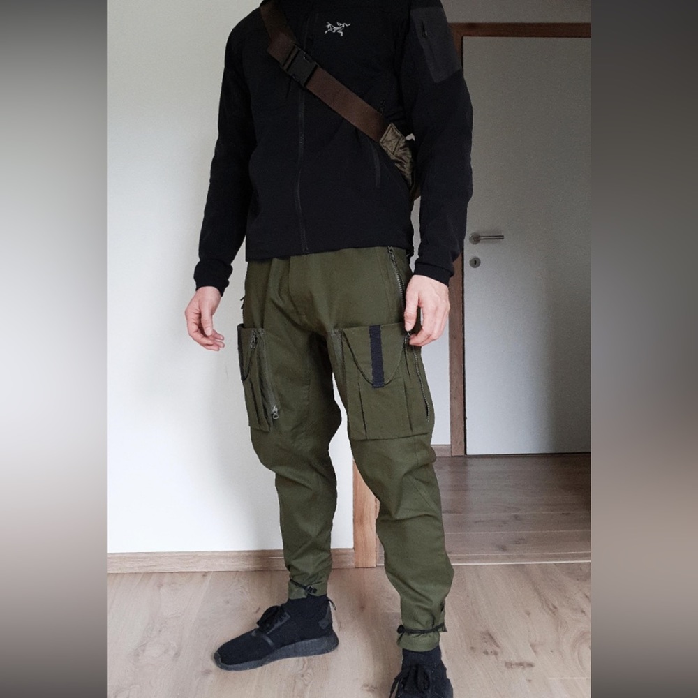 NikeLab ACG Olive Cargo pants AQ3524-395 waterproof techwear styling